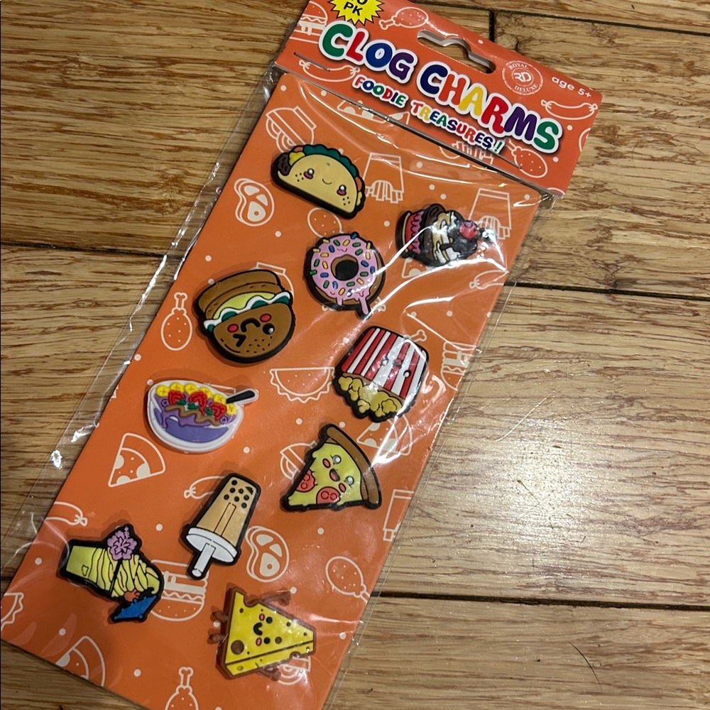 Crocs Foodie Clog Foodie Charms Stocking Stuffer Set New in Package